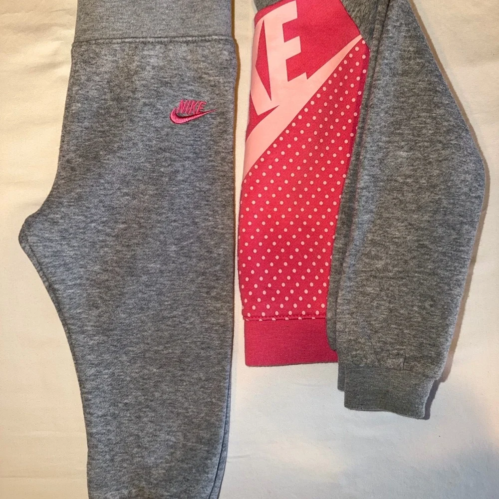 Nike Gray Kids Sweatshirt & pants set - Picture 2 of 3